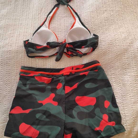 Bikini - Picture 3 of 5